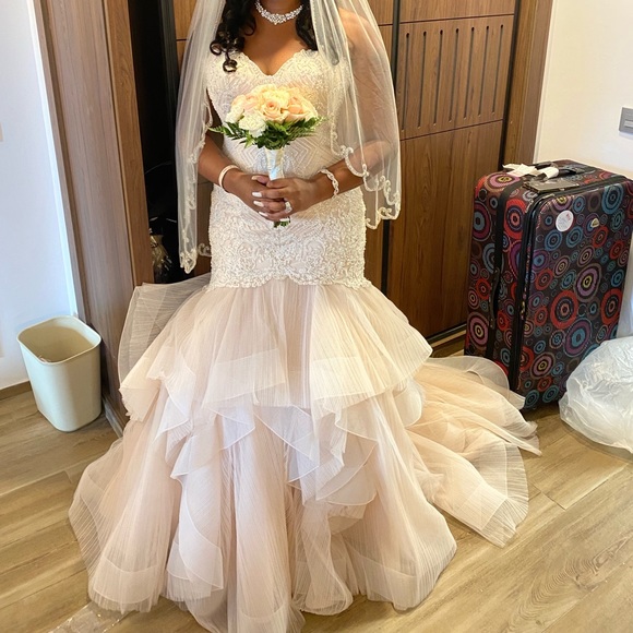 Designer wedding dress for sell! - Picture 1 of 2